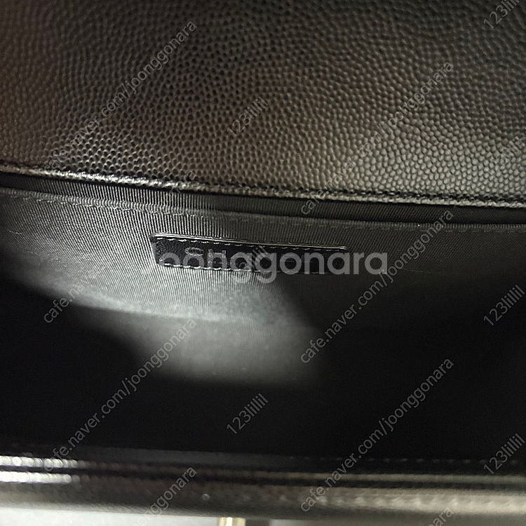 샤넬 보이백 캐비어 블랙 미듐 백화점구매 팝니다.--9