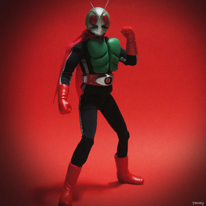 메디콤토이 가면라이더 신2호 12인치 피규어(핫토이x)