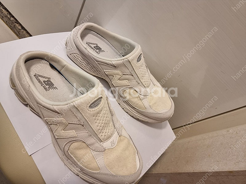 뉴발란스 2002R 뮬 씨솔트 화이트 255사이즈 팝니...--0