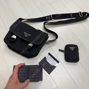 프라다 리나일론 앤 사피아노 레더 숄더 백