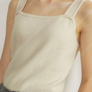 더캐시미어 슬리브리스 백 버튼 니트 탑