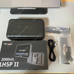 포트키 LH5P ii + 배터리 4개 + 충전기 + 모니터마운트 + HDMI 4K 케이블 판매합니다.