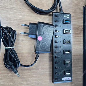 Coms USB 허브(13포트/멀티), 3.0 4Port/ 2.0 9Port + 보조전원 어댑터 판매합니다.