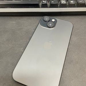 아이폰15 블랙 128GB 배터리88% 상태좋은 중고66만팝니다.