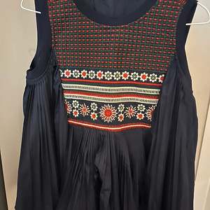 여성 플리츠 자수 나시탑 새상품