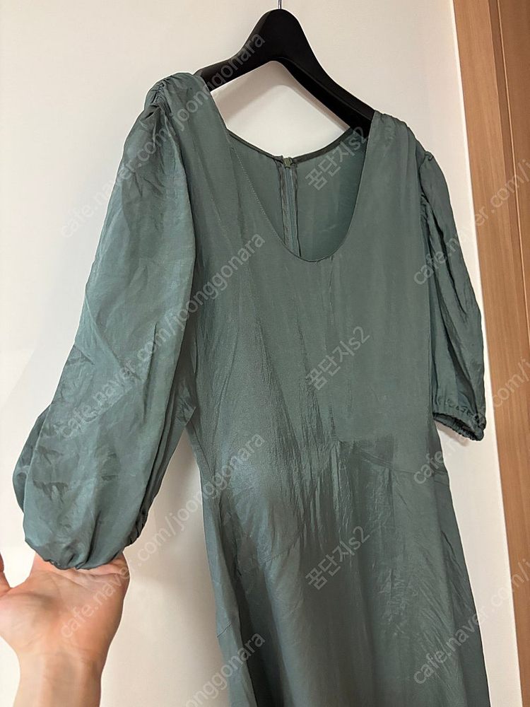 블로썸 에이치컴퍼니 벌룬소매 퍼프 롱 원피스 유색 드레스 셀프웨딩 여행룩 아세테이트100 이미지