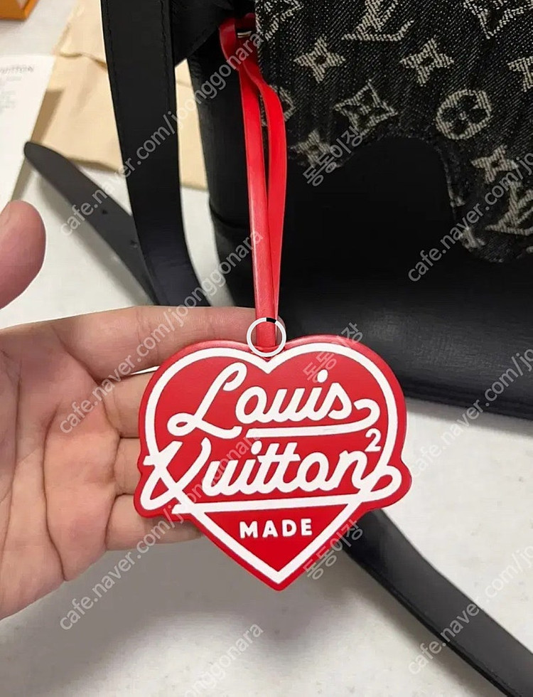 루이비통 X 니고 도쿄 한정판 베사체 블랙 모노그램 데님 크로스 겸 숄더 메신저백(M45971)--1