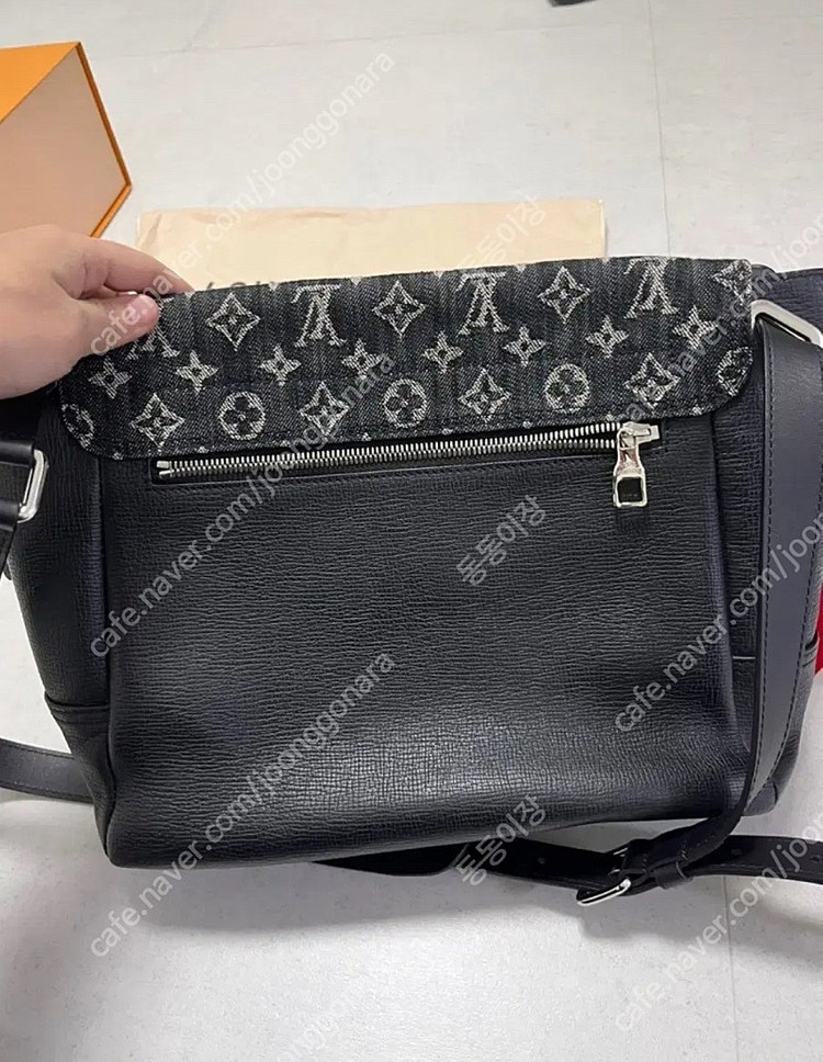 루이비통 X 니고 도쿄 한정판 베사체 블랙 모노그램 데님 크로스 겸 숄더 메신저백(M45971)--7