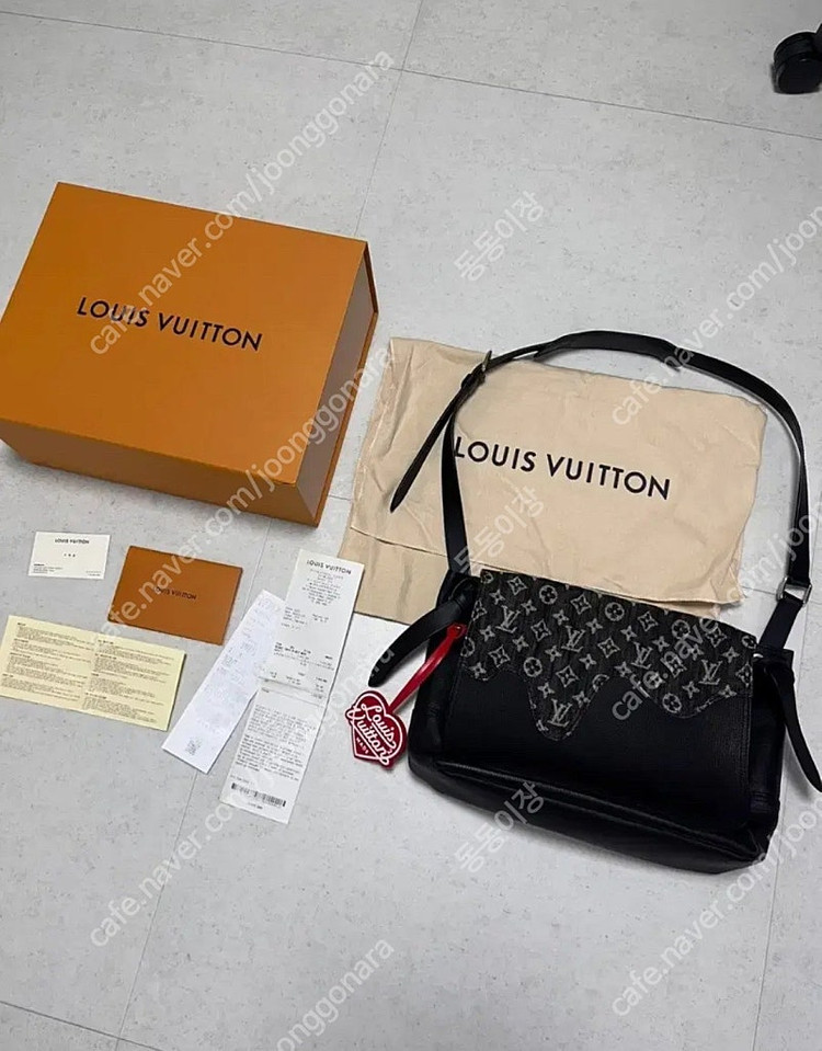 루이비통 X 니고 도쿄 한정판 베사체 블랙 모노그램 데님 크로스 겸 숄더 메신저백(M45971)--8