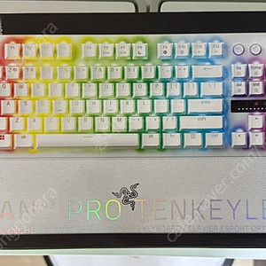 (미개봉/화이트) 레이저 헌츠맨 V3 PRO 텐키리스 키보드 판매합니다.