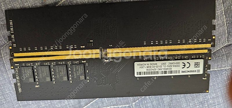 에센코어DDR4 8GB메모리2개. 새제품--1
