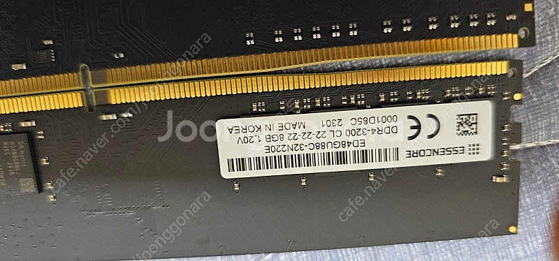 에센코어DDR4 8GB메모리2개. 새제품--2