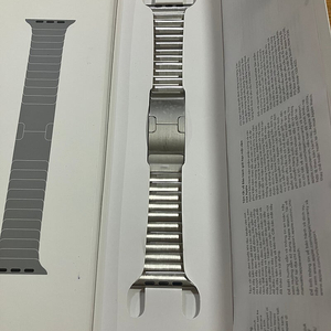 (무기스)애플워치 링크 브레이슬릿 42mm 실버 팝니다.