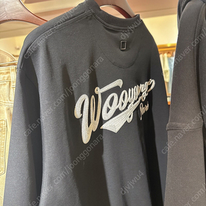 우영미25FW 블랙레터링반팔 택포