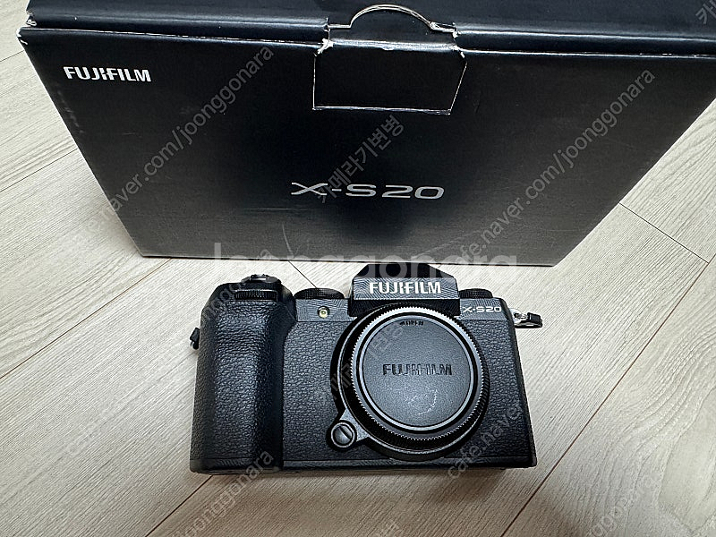 FUJI X-T4 & S20 s급 새상품급 판매합니다--7