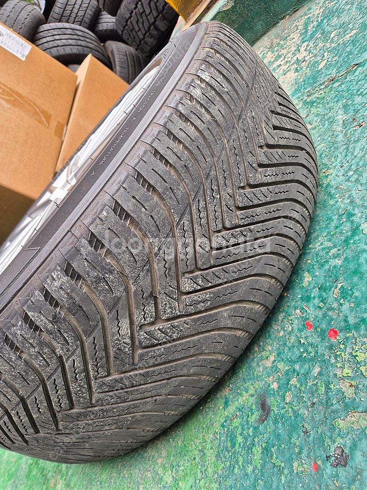 [판매] 아우디 c8 a6 18인치 중고휠 타이어--4
