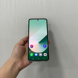 97596 갤럭시Z플립6 민트 256GB 부산 중고폰 팝니다 52만원