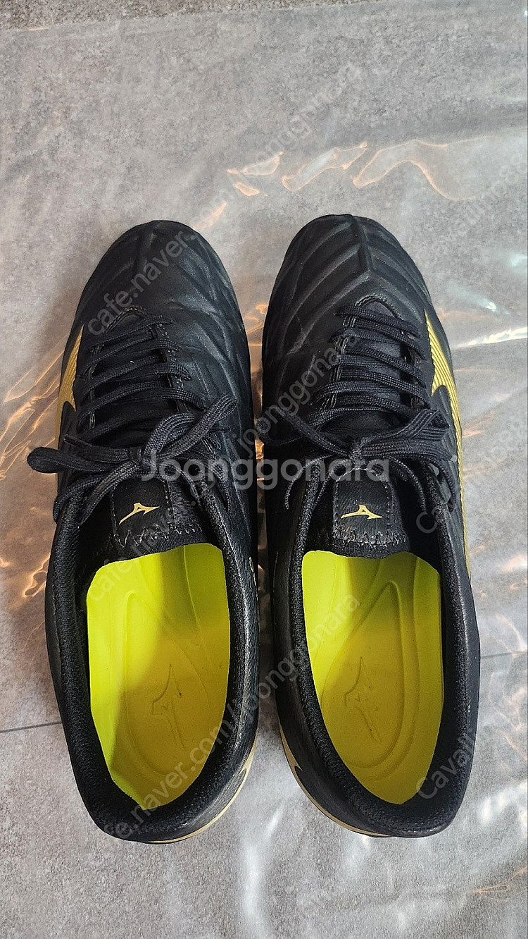 미즈노 레뷸라 V3 AG (270 SIZE)--1