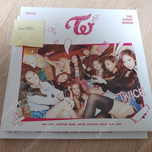 트와이스 개봉 앨범 팝니다. (포토카드 X)