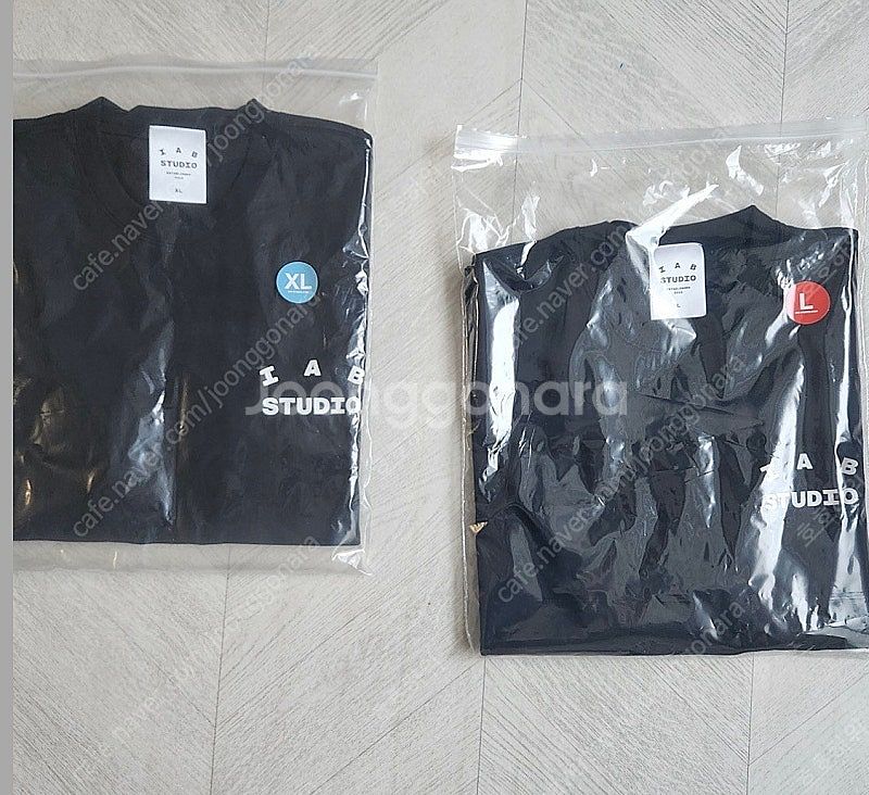 [M,L,XL]아이앱스튜디오 반팔티 블랙 화이트 미시착...--2