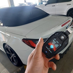 BMW X3, X5, M3, i4, 1/3/5시리즈 전연식 전모델 차량키에서 디지털 디스플레이 스마트키로 업그레이드