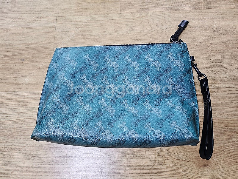 코치 F84738 캐리올 파우치--1