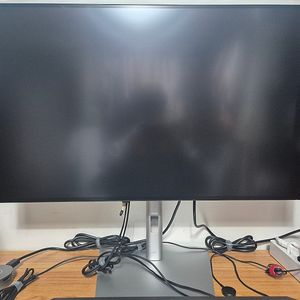 델 울트라샤프 3223QE 판매합니다.