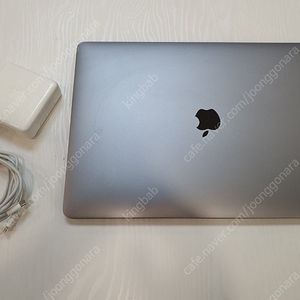 맥북프로 15인치 2019년 i7 16gb 256gb 판매합니다 45만원