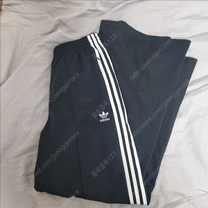 [새상품] 아디다스 아디컬러 클래식 와이드 레그 팬츠 US IB5911