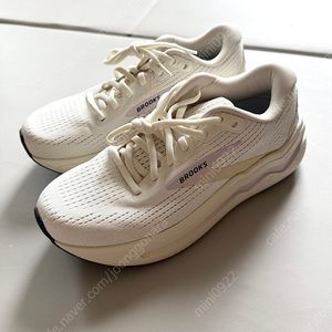 [새상품] 브룩스 여성 고스트맥스2 240사이즈