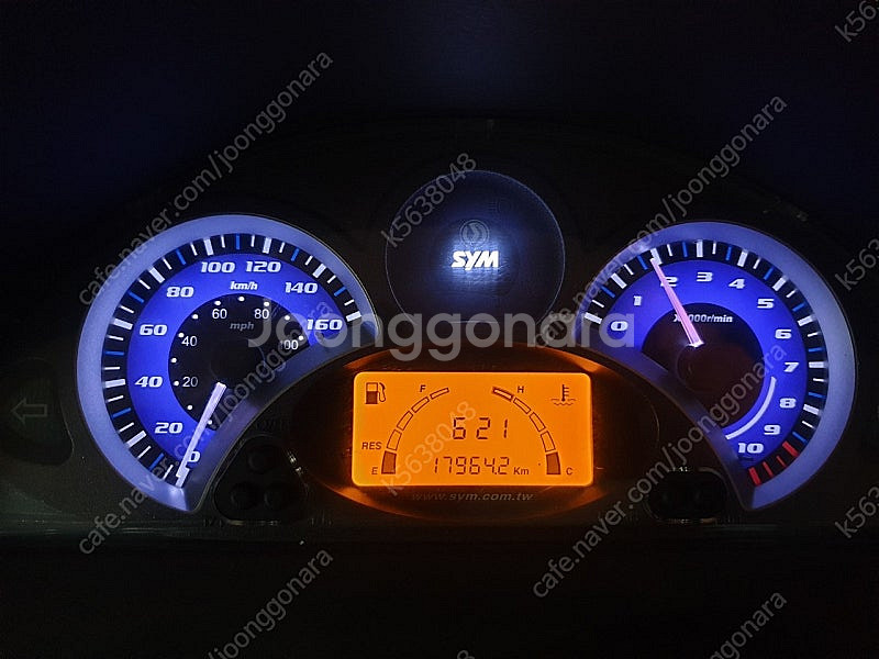 SYM보이져GTS125에보스쿠터--2