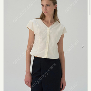 시에 루엘 브이넥 하프 블라우스 커스터드 크림 s