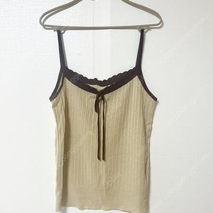 브라운 배색 슬리브리스 나시