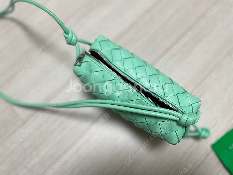 보테가베네타 미니루프 카메라백--5