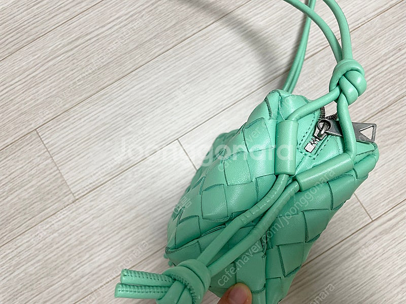 보테가베네타 미니루프 카메라백--7