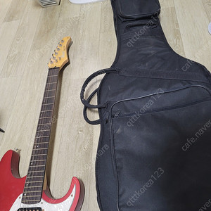 Cort G250 레드 기타 팝니다