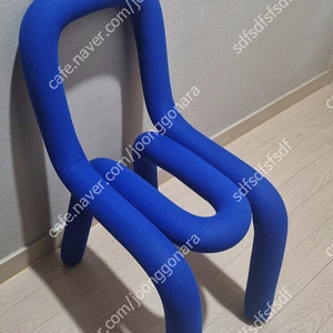 예쁜 의자 카페 의자 무스타슈 볼드 체어 4가지색상 구매가 배송비 포함 10만ㅡ> 49000 파랑 노랑 빨강 보라 - 파란색 거래 완