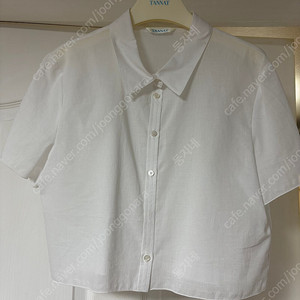 타낫 crop stripe shirt 화이트 새상품 팝니다