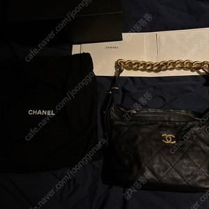 샤넬 22C AS2910 골드 메탈 체인 블랙 호보 숄더백