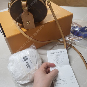 루이비통 미니부아뜨 샤포