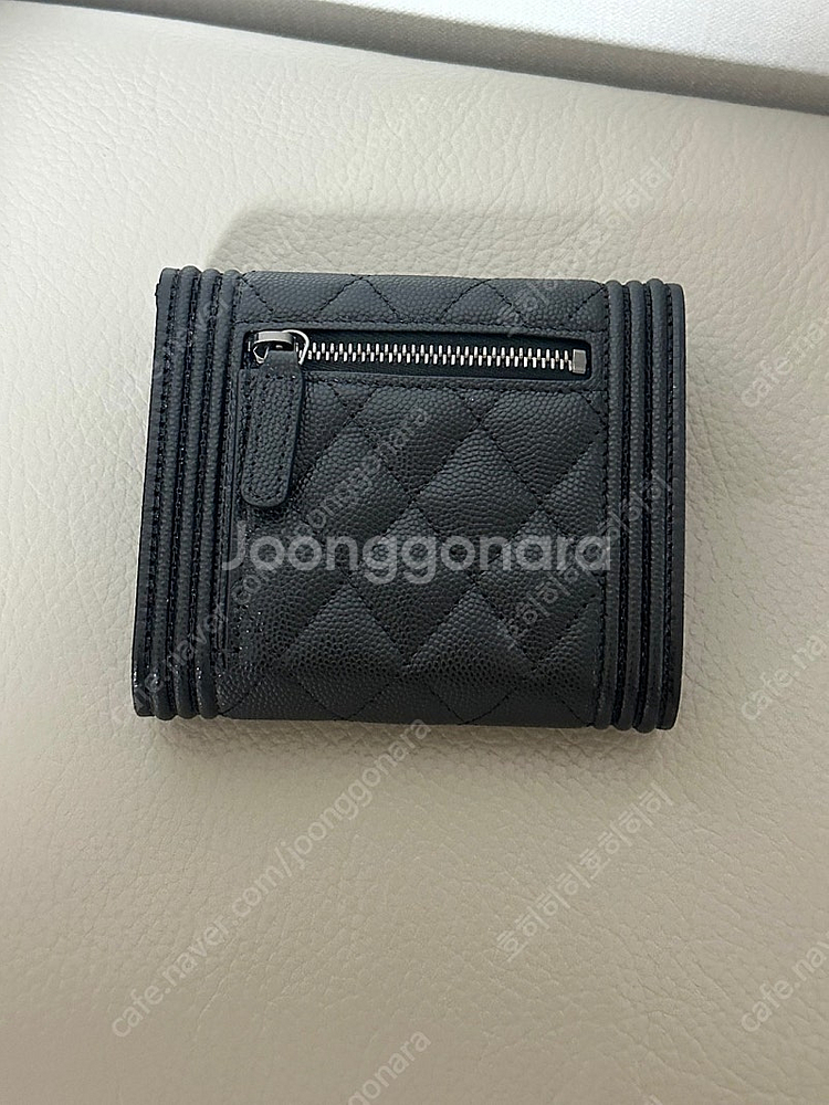 (백화점 새상품) 샤넬 보이 반지갑 은장 캐비어--3