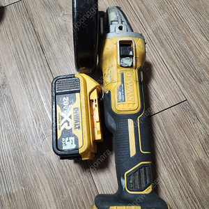 디월트 그라인더 20v