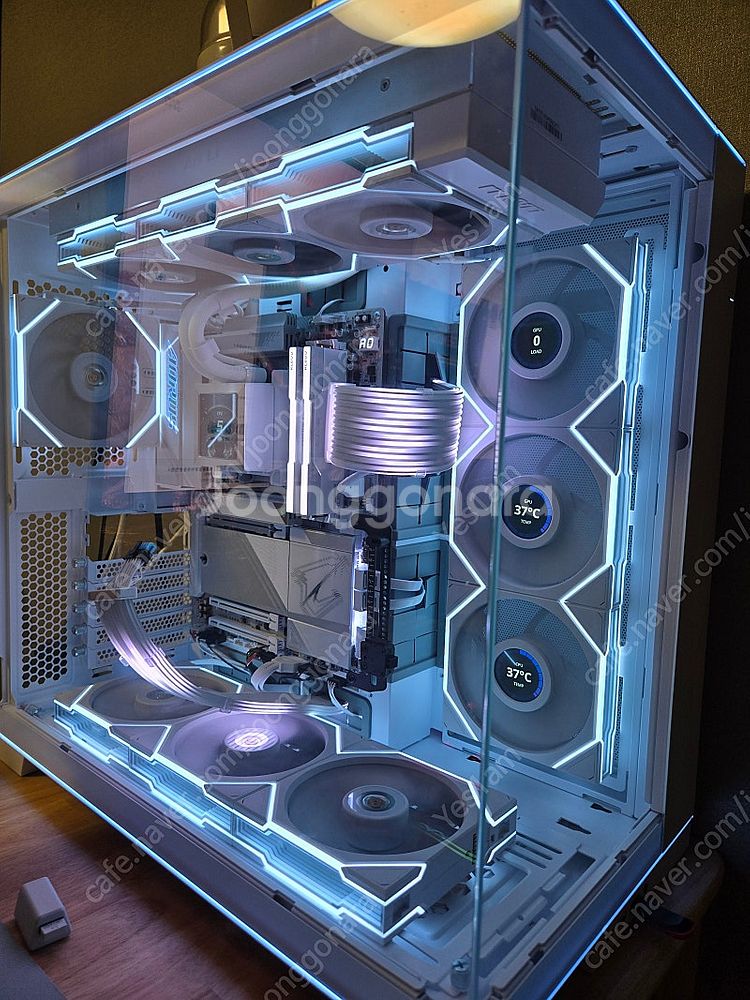 9800x3d , x870e , 리안리 쿨러 및 어항케...--0