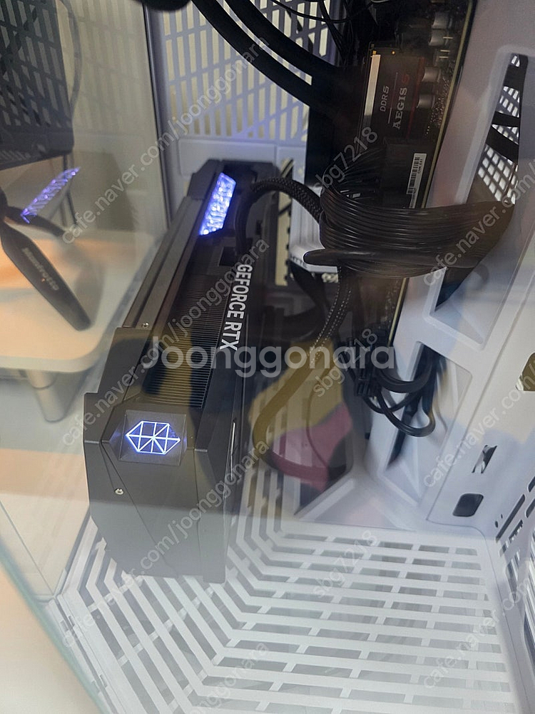 msi rtx5080 슈프림 팝니디 - 안심되는 중고거래