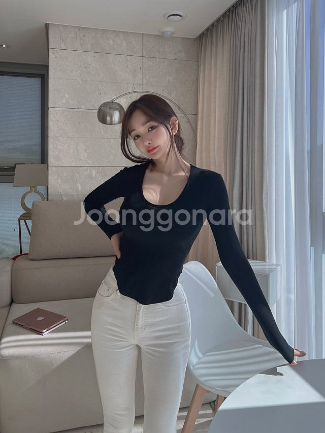 새상품) 카인다미 슈가 스판 딥라운드 반팔 티셔츠 블랙--3