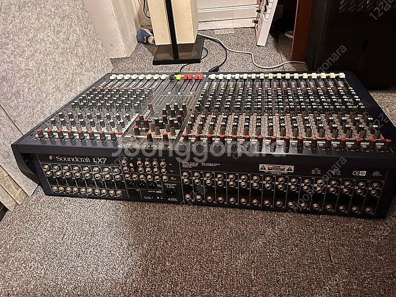 Soundcraft Lx7 ii 24ch--1