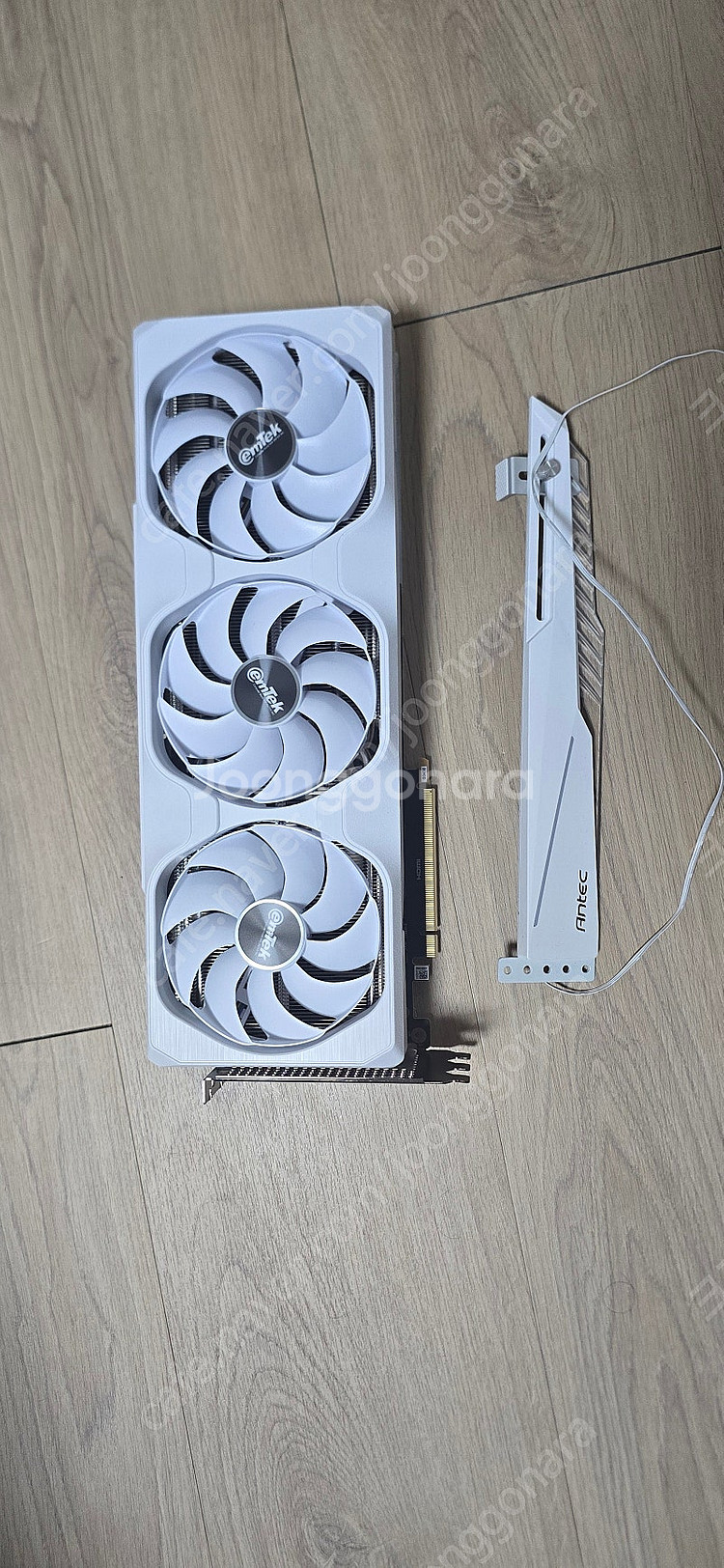 이엠텍 rtx4080super 미라클(화이트)--0