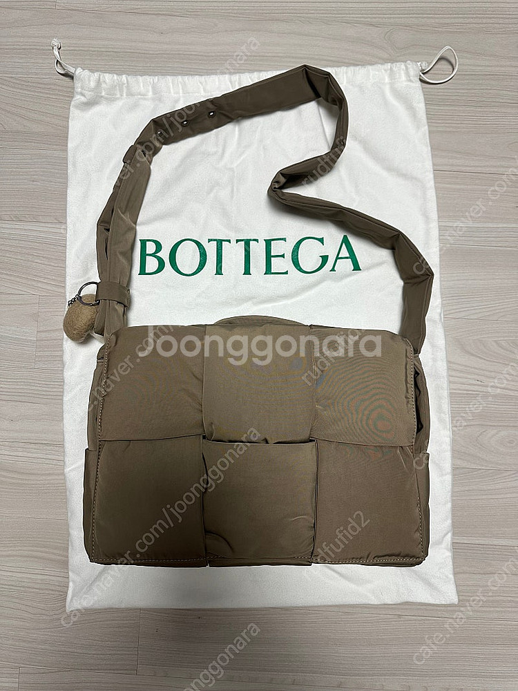 보테가베네타 필로우 카세트백 토프색상--0