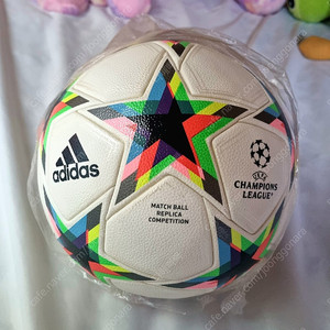 아디다스 UCL 프로 보이드 (공식 매치볼) 또는 아디다스 UEFA 챔피언스리그 2022-23 리그 레플리카 볼 축구공