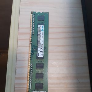 PC3 4GB 메모리